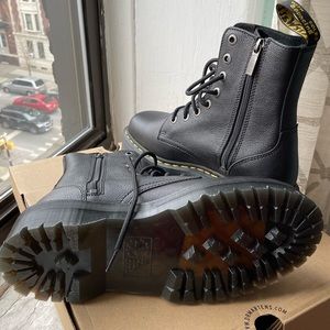 Dr. Marten’s Pisa Jadon III Brand New Never Worn Platform Chelsea Boot